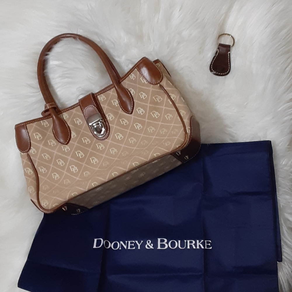 🔥🔥Authentic Dooney & Bourke Purse🔥🔥
